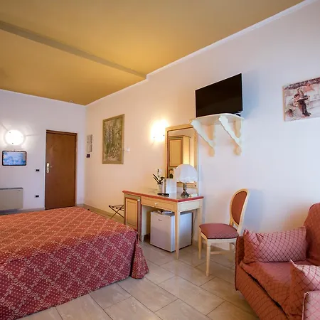 Hotel Aequa 4*