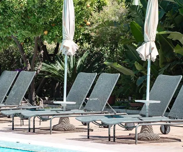 アエクア ホテル 4*